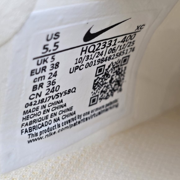Athletic_Shoes